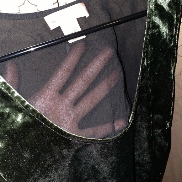 (2) Crop Tops (BOGO CLOSET SALE)!!!!! - Picture 5 of 5